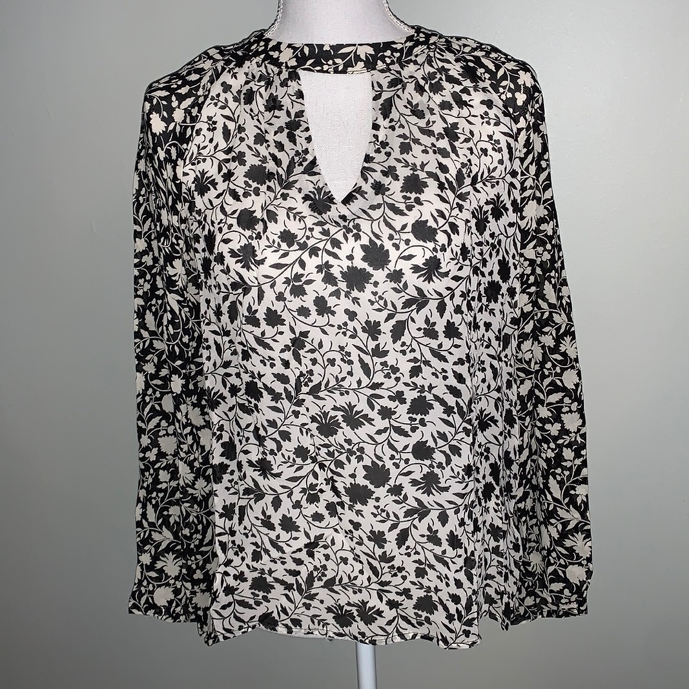 Red Haute floral print keyhole top